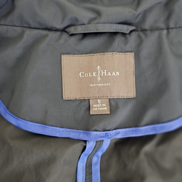 Cole Haan Packable Hooded Rain Jacket - Picture 12 of 15